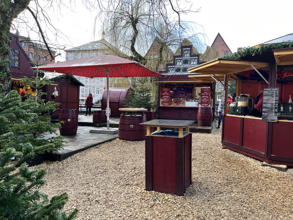 Lichterketten und Weihnachtsstimmung an der Ilmenau