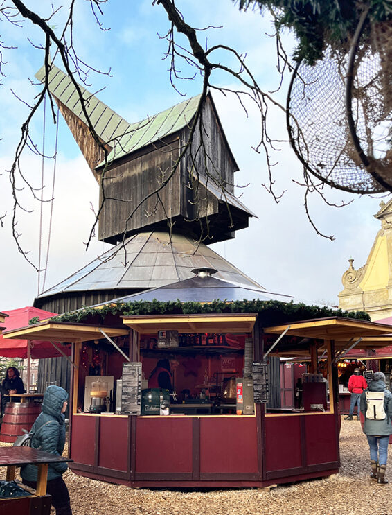 Der Alte Kran im Lüneburger Hafen zur Weihnachtszeit